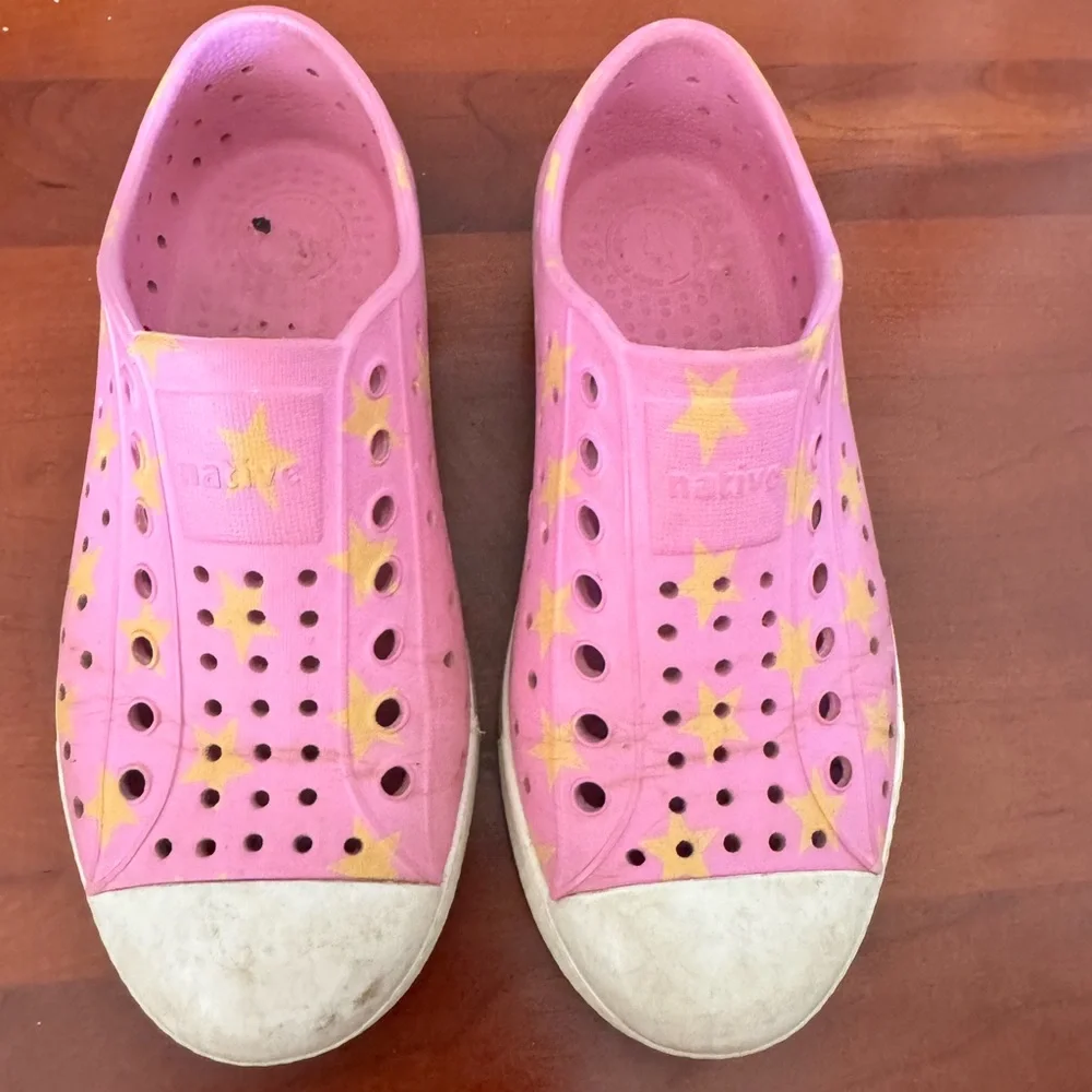 Kids Pink Star Slip-On Native Shoes